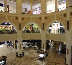 Im Innenbereich der Dubai Mall