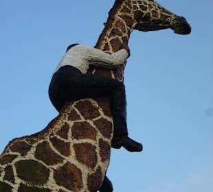 Vor dem Zoo (beide nicht echt)