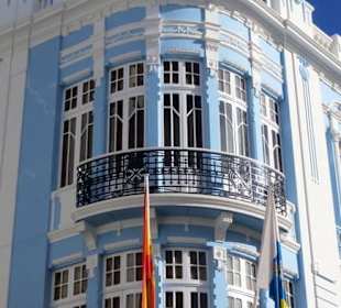 Buntes Jugendstil-Gebäude