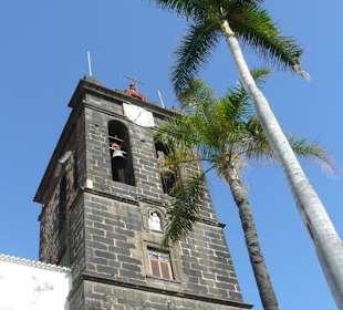 Palme und Turm