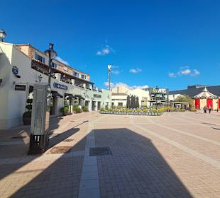 Festival Park Outlet Center