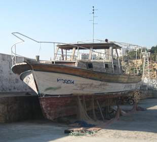 "Museumsobjekt"  im Hafen