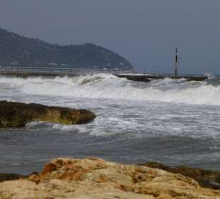 Stürmische See, Bootsanlegestelle