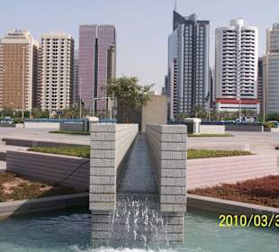 Deptak w Abu Dhabi Cornisch