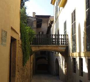 Gasse an den Bayans Arab