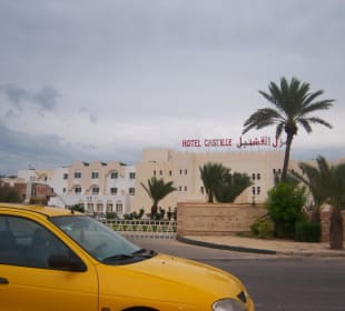 Taxi vor Hotel Castille