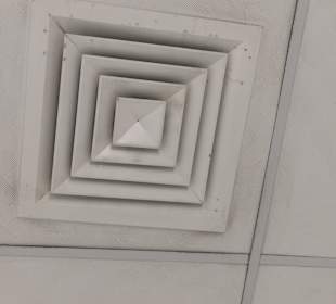 Absolut verdreckter Lufteinlass der Klimaanlage