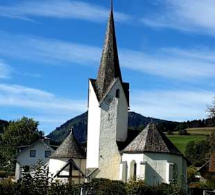 Pfarrkirche-Blick von anderer Seite