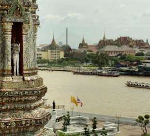 Auf dem Wat Arun - Travel Service Bangkok