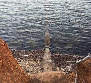 Abflussrohr neben dem "Strand"