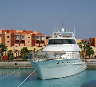 Blick in den Hafen von Hurghada
