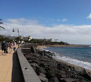 Strandpromenade Richtung Arrecife