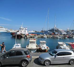 Mit dem Hop Bus in Rhodos Stadt unterwegs