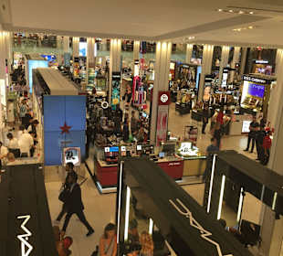 Macy's shop