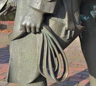 Ansichten des Pferdebrunnens in Langwedel