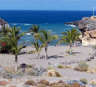 Öffentlicher Strand direkt am Hotel