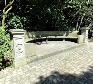 Die Hollerbank im Bürgerpark