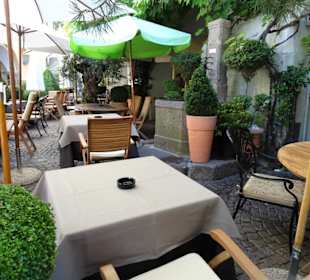 Blick auf die Terrasse des Traubenwirtes
