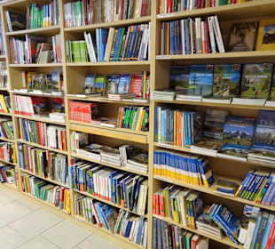 Blick in die Südtiroler Buchhandlung
