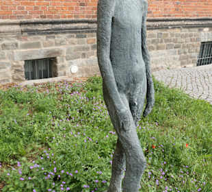 Der „Stehende Knabe“ von Sabina Grzimek