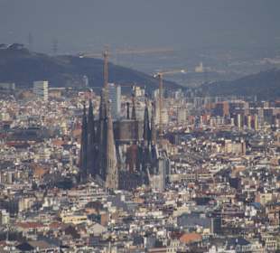 Blick von Tibidabo auf La SAgrada Familia