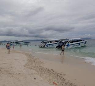 Speedbotte vor Khai Nok