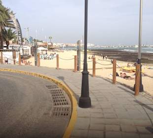 Ein schöner Strand, ca. 500 Meter vom Hotel.