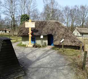 Lehmhütte auf dem Museumsgelände