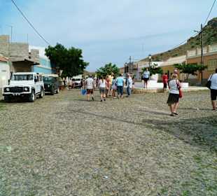 Südtour - Povoacao Velha, Dorfplatz