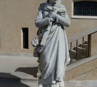 Statue