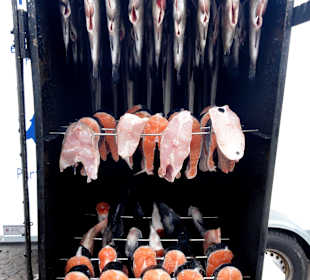 Räucherfisch auf dem Kajenmarkt