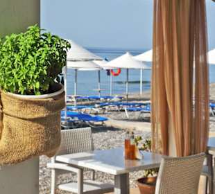 Taverna Pelagos am Strand