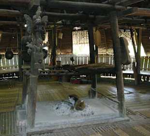 Innenleben des Bidayuh Rundhauses