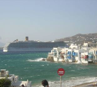 Die Costa läuft ein ...