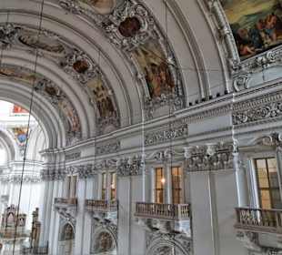 Blick in den Dom von der Orgelempore