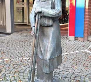 Erinnerung an die Straßenfegerin Peterke