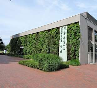 Eingangsgebäude vom Park der Gärten