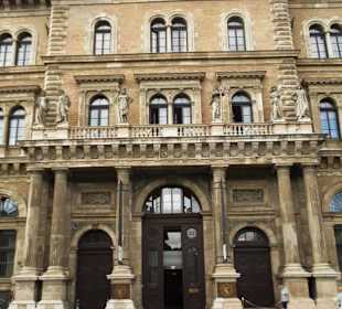 Wirtschaftsuniversität Budapest