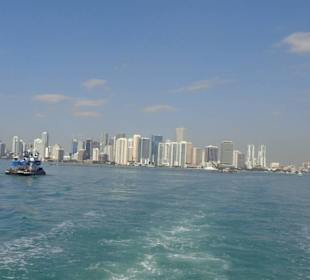 Skyline vom Wasser her