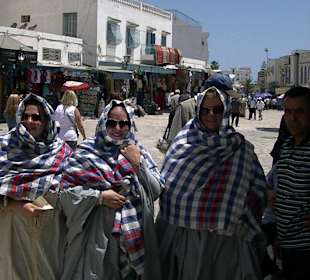 Verhüllung vor Betreten der Moschee