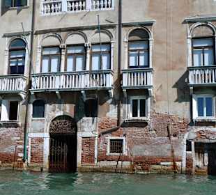 Und vernachlässigte Gebäude