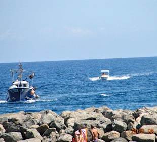 Einfahrt in den Hafen