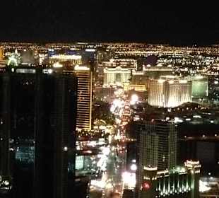Widok z wieży na Las Vegas nocą