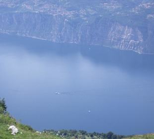 Widok z Monte Baldo na jezioro Garda