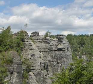 Am Eingang zur Felsenburg Neurathen