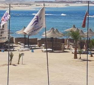 Ausblick von der Tauchbasis zum Strand