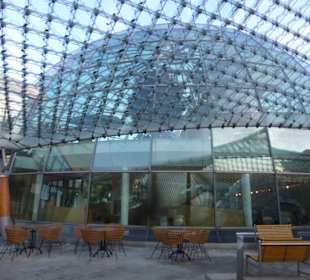 Pause im Café / Bistro Glasspiel