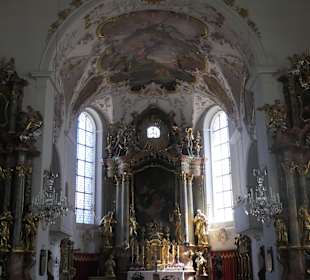 Blick zur Kirche St. Peter und Paul von Mittenwald