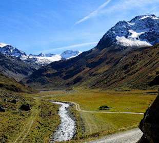 Blick ins Tal vor der Hütte