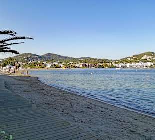 Aussicht auf Bucht und Strand